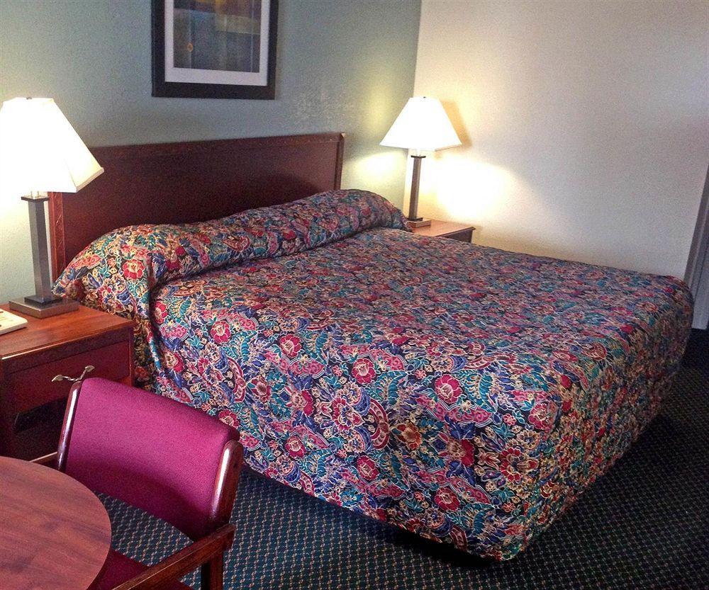 Motel 6-Kenly, Nc Екстер'єр фото