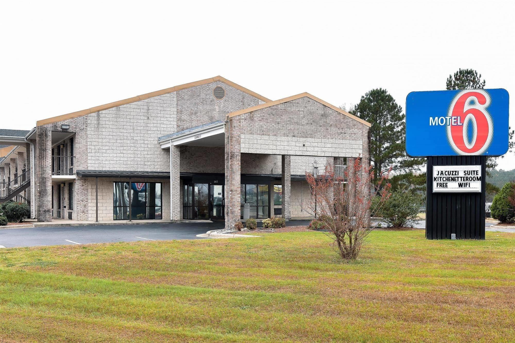 Motel 6-Kenly, Nc Екстер'єр фото