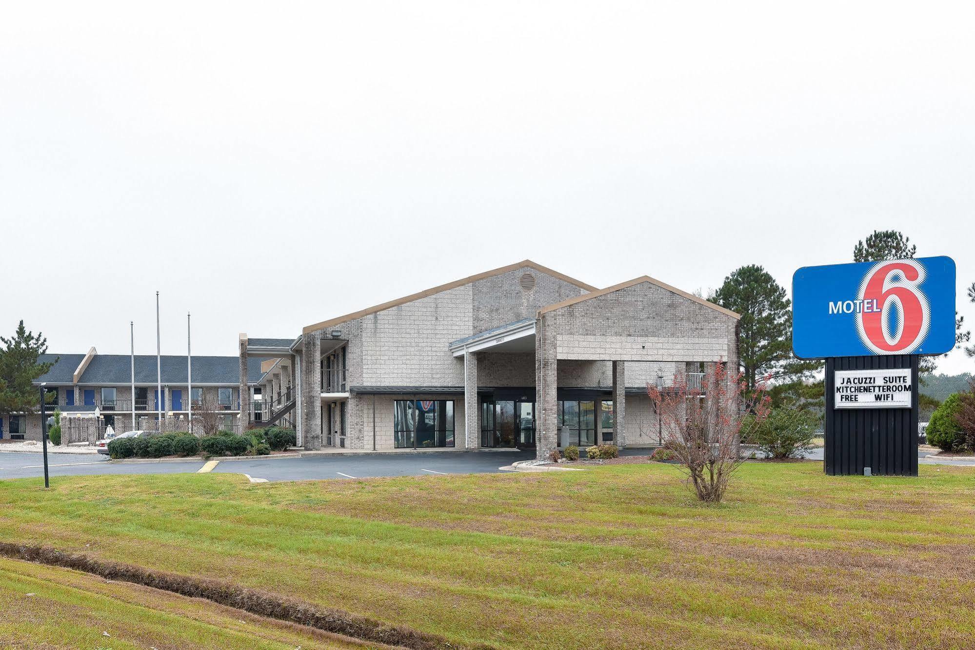 Motel 6-Kenly, Nc Екстер'єр фото
