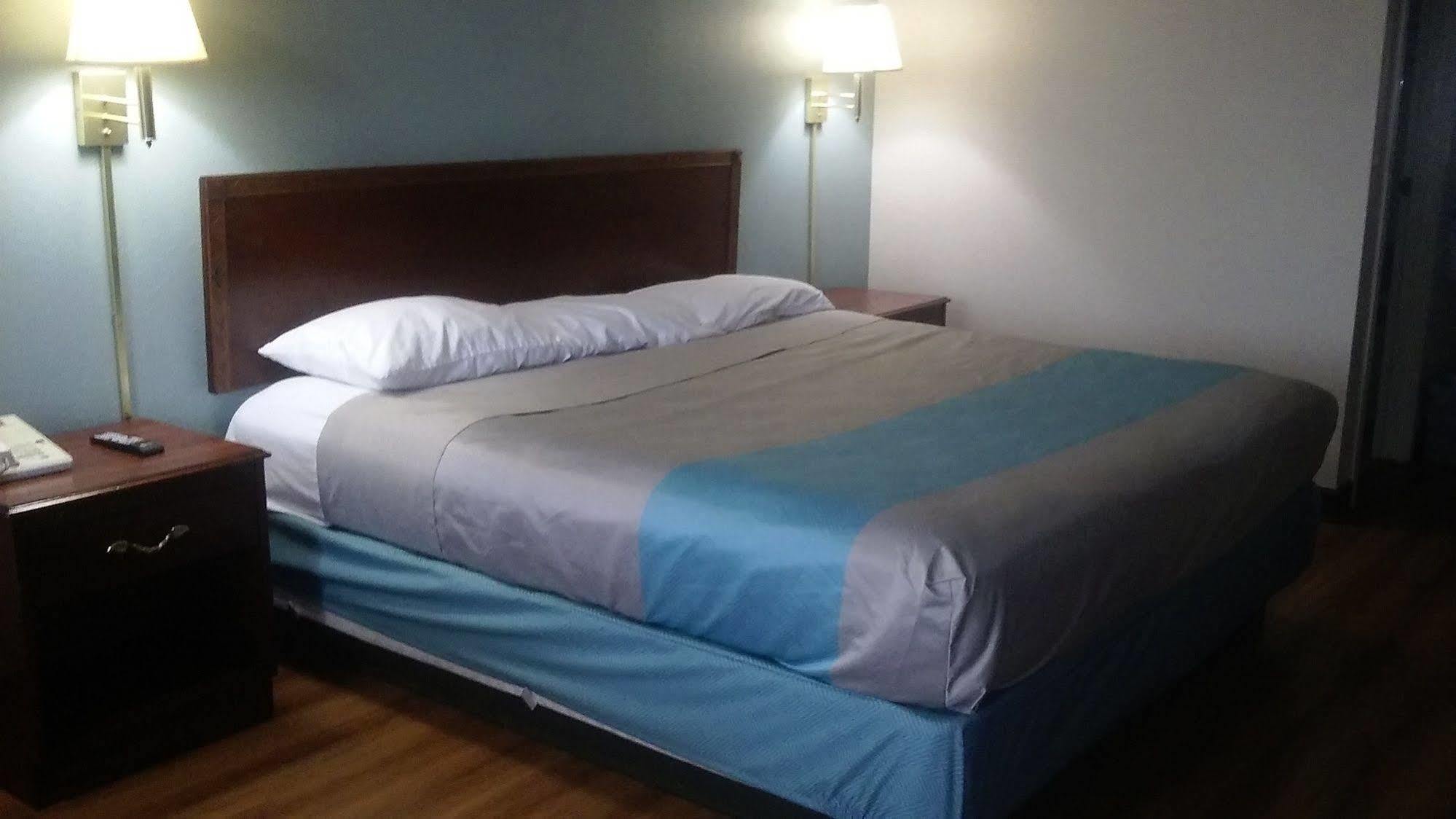 Motel 6-Kenly, Nc Екстер'єр фото